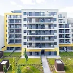 Central - Free Parking - Large Balcony